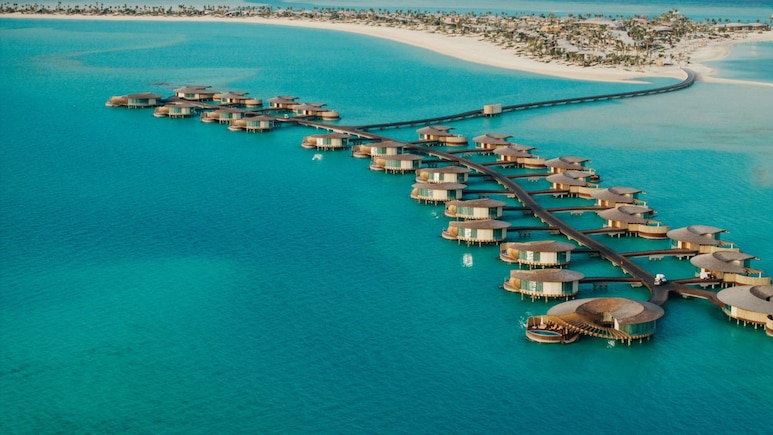 Why Saudi Arabia Is Pouring A Thousand Billion Dollars Into The Red Sea