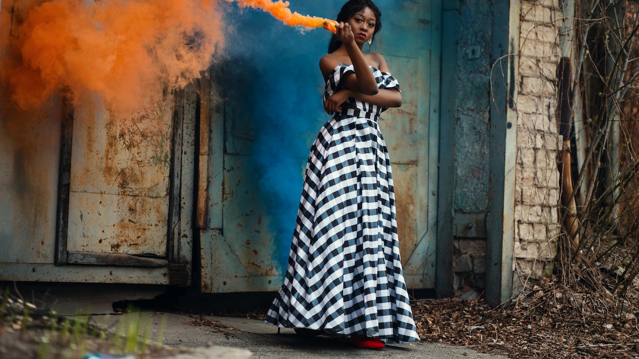 How To Look Taller Without Heels: Best Fashion Tricks How To Look Taller Without Heels: Best Fashion Tricks