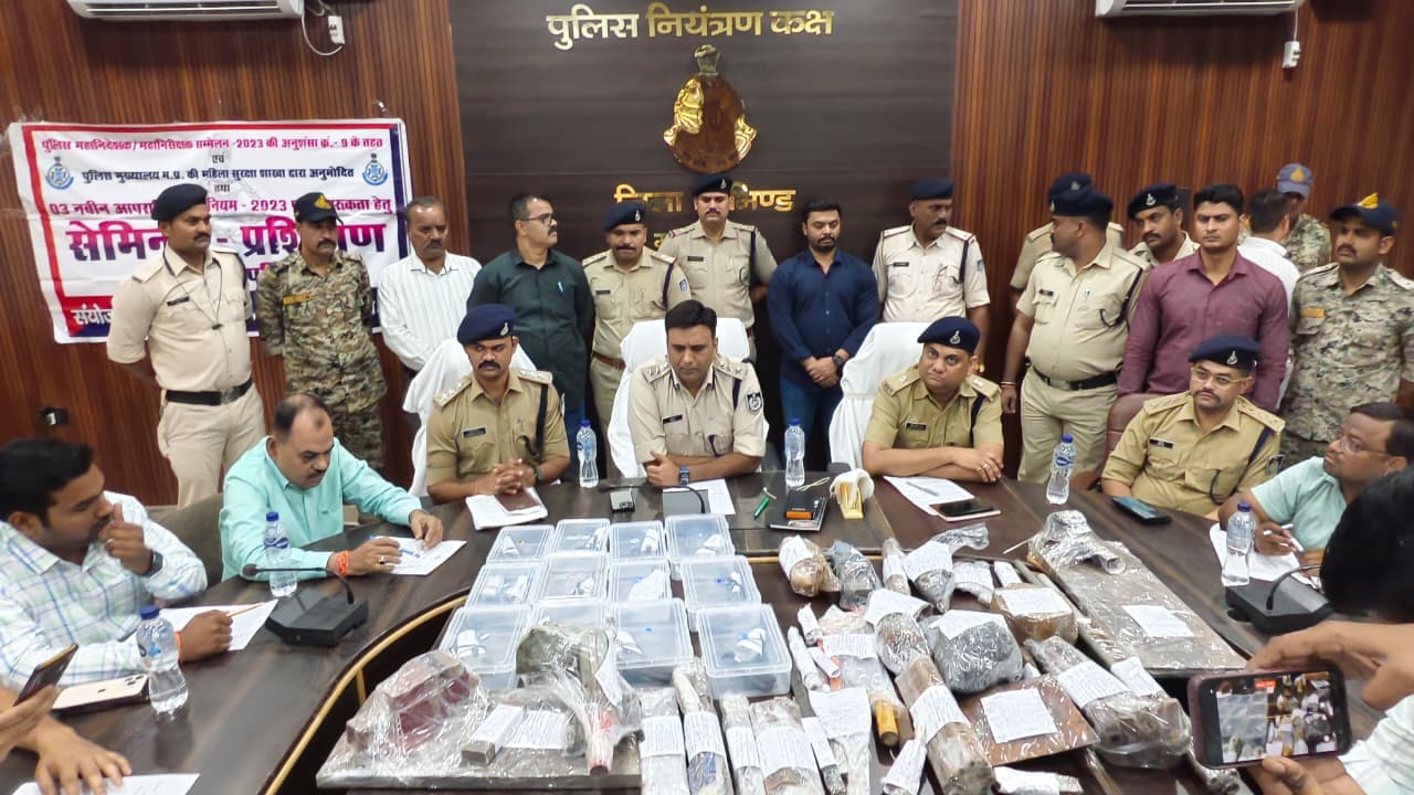Illegal Arms Factory Busted in Madhya Pradesh: Police Raid Uncovers Professional Weapon Manufacturing Operation