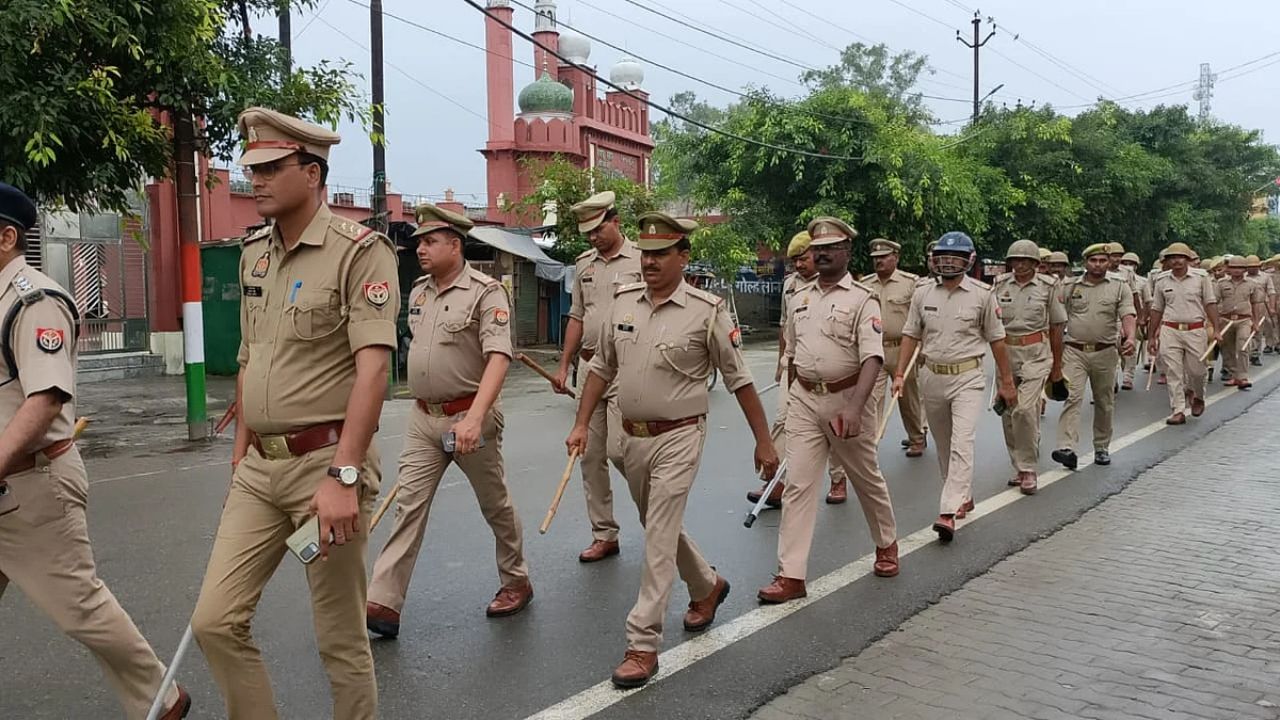 बरेली में जुमे की नमाज से पहले सुरक्षा कड़ी, 24 घंटे के लिए इंटरनेट फिर बंद