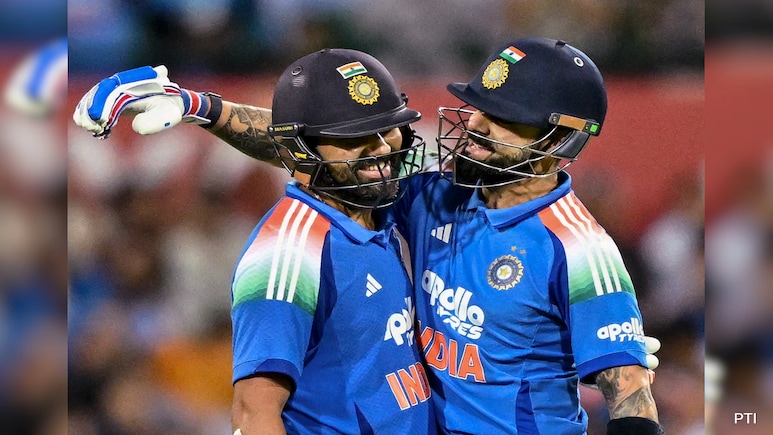 IND vs AUS: रोहित शर्मा-विराट कोहली ने लगा दी रिकॉर्डों की झड़ी- कोई RO-KO ना दीवानों को! IND vs AUS: रोहित शर्मा-विराट कोहली ने लगा दी रिकॉर्डों की झड़ी- कोई RO-KO ना दीवानों को!