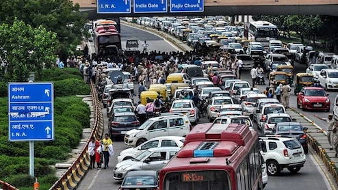 छठ पूजा पर ट्रैफिक अलर्ट: कालिंदी कुंज, भजनपुरा समेत दिल्ली-नोएडा के इन रास्तों पर जाने से पहले पढ़ लें एडवाइजरी