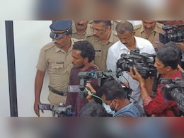 केरल: बेवफाई के शक में की पत्नी की हत्या, आरोपी पति गिरफ्तार केरल: बेवफाई के शक में की पत्नी की हत्या, आरोपी पति गिरफ्तार