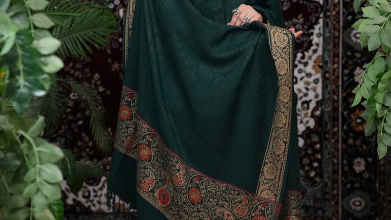 Shawl Styling Hacks: From Office Meetings To Festive Dinners