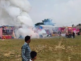 बिकने से पहले फूटे पटाखे, मैहर में पटाखा दुकान में लगी आग, तीन दुकानें जलकर राख  बिकने से पहले फूटे पटाखे, मैहर में पटाखा दुकान में लगी आग, तीन दुकानें जलकर राख