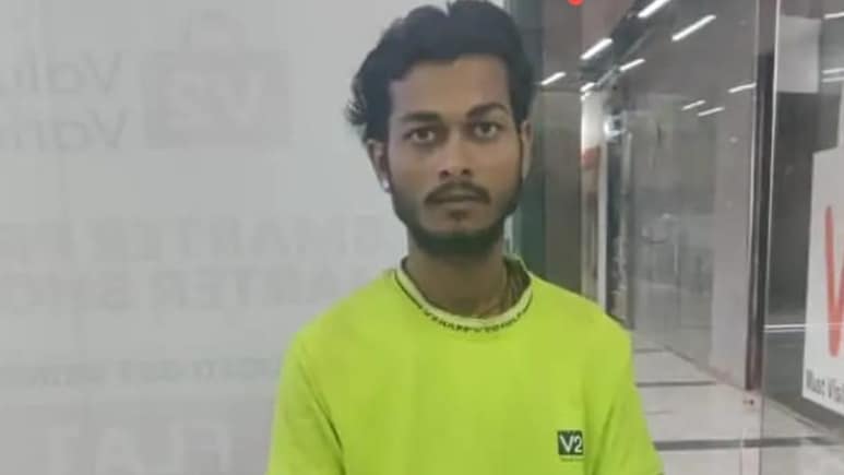 छोटे भाई ने नहीं उठाया कॉल, बड़े जब घर गया तो मच गया कोहराम, पंखे से लटका मिला शव 