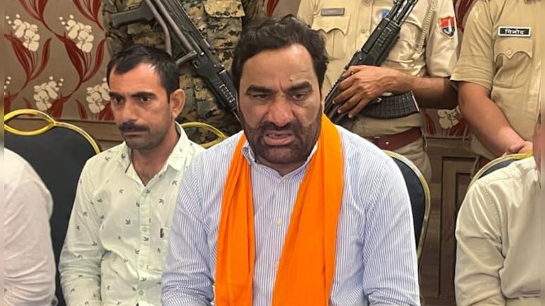 Rajasthan: "किरोड़ी मीणा के चक्कर में आधे किसानों ने खाद ही नहीं डाली", कृषि मंत्री पर जमकर बरसे हनुमान बेनीवाल Rajasthan: "किरोड़ी मीणा के चक्कर में आधे किसानों ने खाद ही नहीं डाली", कृषि मंत्री पर जमकर बरसे हनुमान बेनीवाल