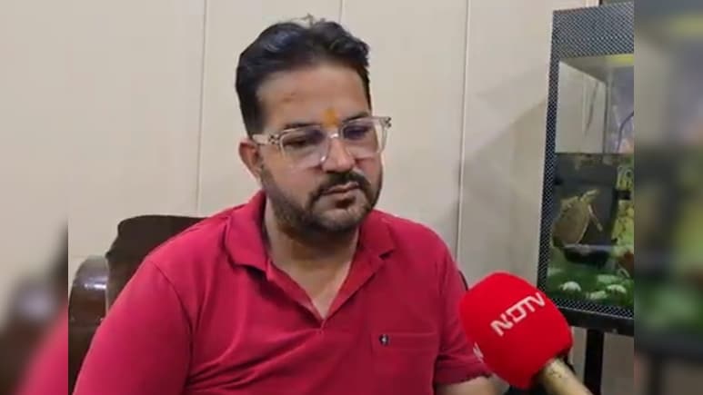 सपा सांसद मुहिबुल्लाह ने नारियल फोड़ने से किया इनकार, कहा-हम दुआ वाले लोग हैं 