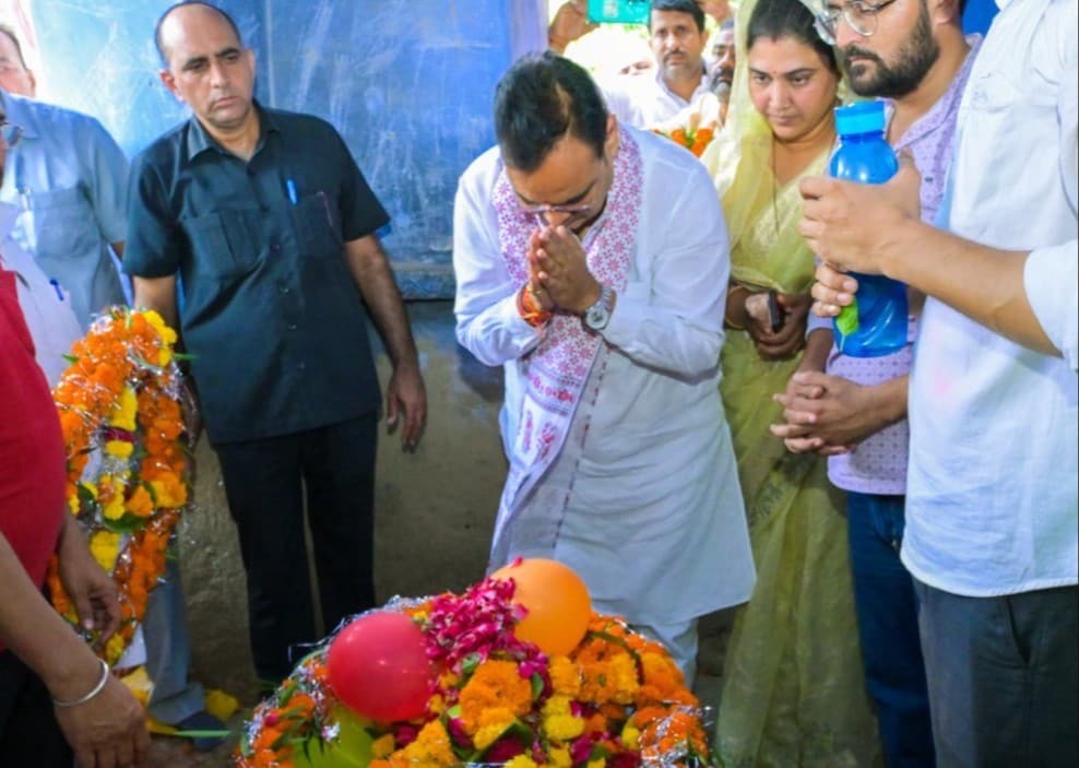 गिर्राज प्रसाद तिवारी गिर्राज प्रसाद तिवारी