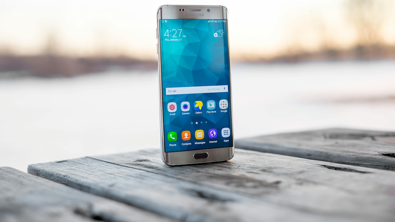 Dont forget to hydrate yourself while using the smartphone for long Dont forget to hydrate yourself while using the smartphone for long