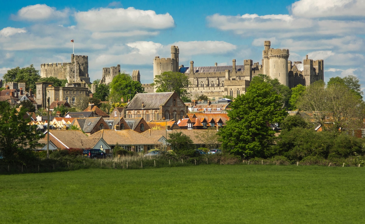UK has some beautiful landscapes. UK has some beautiful landscapes.