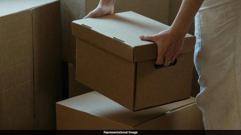 Woman Shares Experience Of Moving Into New Flat In Gurugram, Calls City "Emotionally Empty" Woman Shares Experience Of Moving Into New Flat In Gurugram, Calls City "Emotionally Empty"