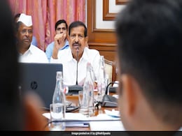 Maharashtra Forest Minister's 'Admission' On Keeping Deer Fawn Sparks Row Maharashtra Forest Minister's 'Admission' On Keeping Deer Fawn Sparks Row