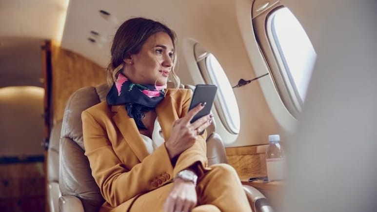 Why Your Skin Always Breaks Out After A Flight And How To Avoid It Why Your Skin Always Breaks Out After A Flight And How To Avoid It