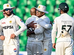 South Africa Struggles Against Pakistan Spinners To Reach 216/6 In First Test