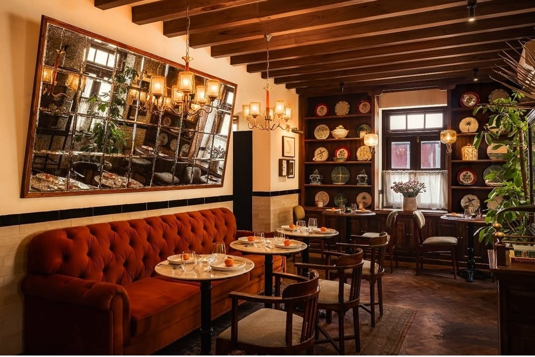 3 Celebrity Restaurants In Mumbai That Were Once Grand Bungalows
