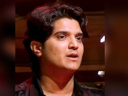 बिग बॉस 19 के करोड़ों के सेट पर घुसा सांप, इस कंटेस्टेंट ने पकड़कर बोतल में किया बंद बिग बॉस 19 के करोड़ों के सेट पर घुसा सांप, इस कंटेस्टेंट ने पकड़कर बोतल में किया बंद