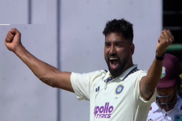 IND vs WI: 'मियां मैजिक' Mohammed Siraj का तहलका, साल 2025 में सबसे ज्यादा विकेट लेने गेंदबाज बने