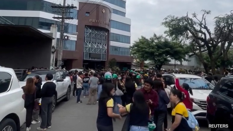 2 Dead As 7.4 Magnitude Earthquake Hits Philippines, Tsunami Warnings Lifted 2 Dead As 7.4 Magnitude Earthquake Hits Philippines, Tsunami Warnings Lifted