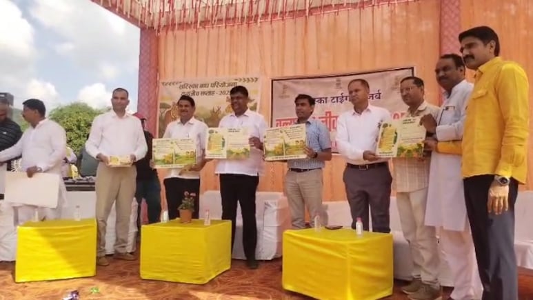 पर्यटकों के लिए खुशखबरी! सरिस्का में 3 महीने बाद फिर से खुली जंगल सफारी, ऑनलाइन बुकिंग सुविधा चालू पर्यटकों के लिए खुशखबरी! सरिस्का में 3 महीने बाद फिर से खुली जंगल सफारी, ऑनलाइन बुकिंग सुविधा चालू