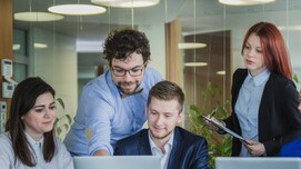 बेंगलुरु के CEO ने छेड़ दी वर्किंग आवर्स की बहस, जानें किस देश में सबसे कम घंटे काम करते हैं लोग