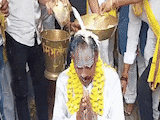 बिहार चुनाव प्रत्याशी कमलेश पासवान कौन है, जिसे ग्रामीणों ने दूध से नहलाया, 70 किलो लड्डू से तौला बिहार चुनाव प्रत्याशी कमलेश पासवान कौन है, जिसे ग्रामीणों ने दूध से नहलाया, 70 किलो लड्डू से तौला