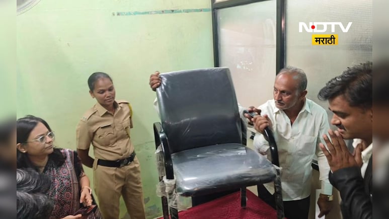 Dhule News: शिक्षण अधिकाऱ्याच्या खुर्चीवरच जप्ती, कोर्टाचा सॉलिड दणका, अशी तशी शिक्षा नाही तर... Dhule News: शिक्षण अधिकाऱ्याच्या खुर्चीवरच जप्ती, कोर्टाचा सॉलिड दणका, अशी तशी शिक्षा नाही तर...