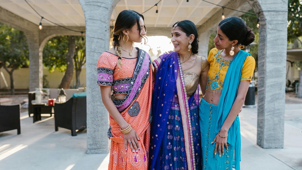 Best Diwali Saree Ideas For House Party 2025: Trending Saree Styles