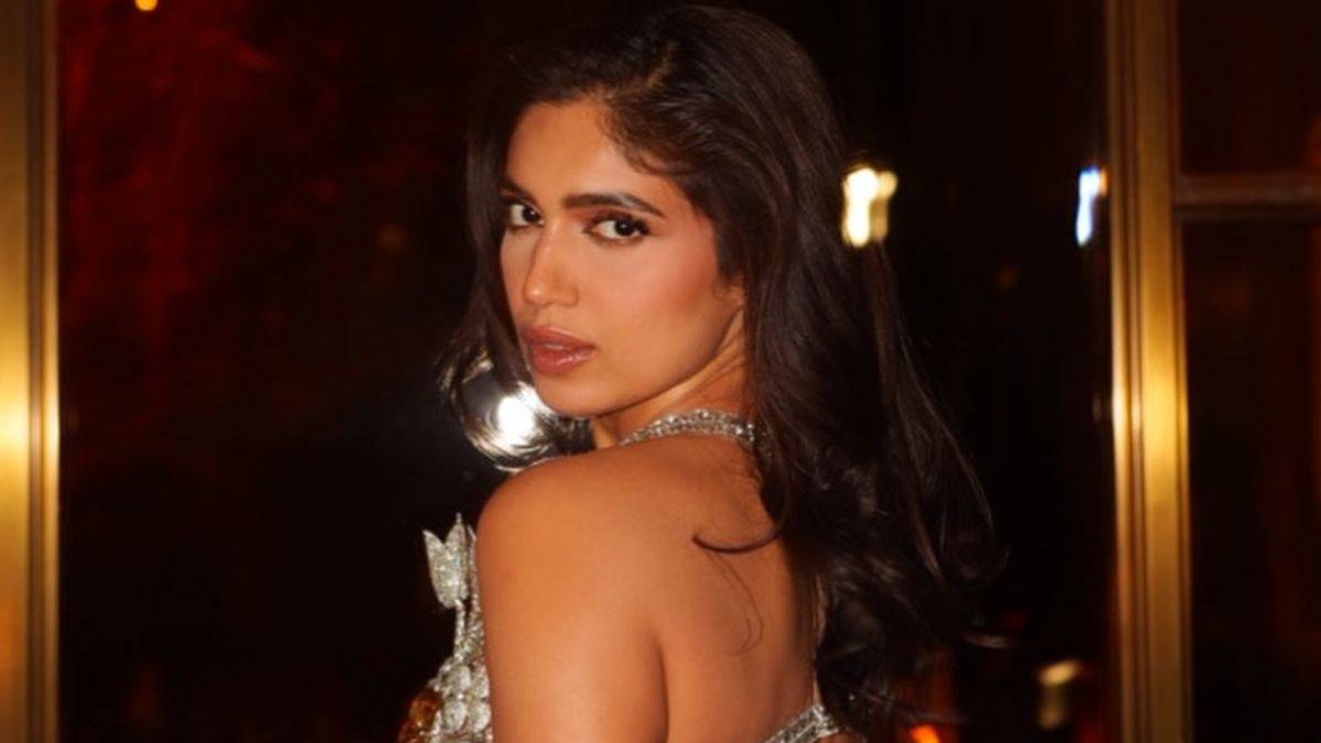 Bhumi Pednekar Goes Backless In A Glittery Falguni Shane Peacock Saree, The Perfect Diwali Style Inspiration