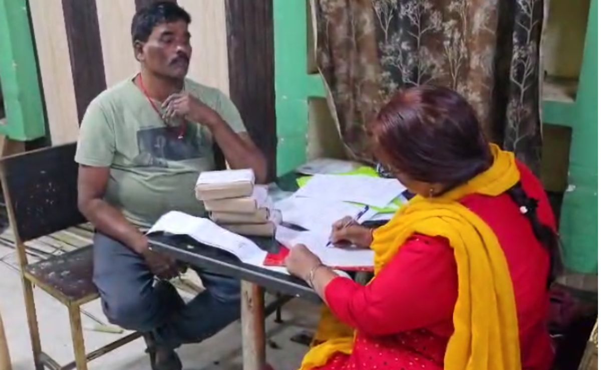 Health Inspectors Shocked as Restaurant Owner Claims Rats in Kitchen are "Pets" in Madhya Pradesh