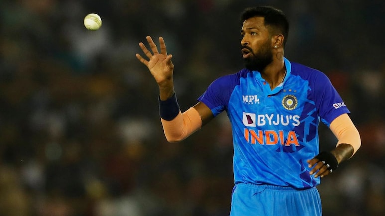 Asia Cup मध्ये 4 वेळा झिरोवर आऊट, पण T-20 मध्ये बनला नंबर वन ऑलराऊंडर, 'त्या' खेळाडूनं पंड्यालाही मागे टाकलं!