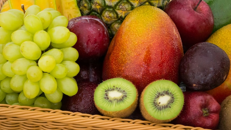 Are Fruits Making Your Health Conditions Worse? Nutritionist Explains