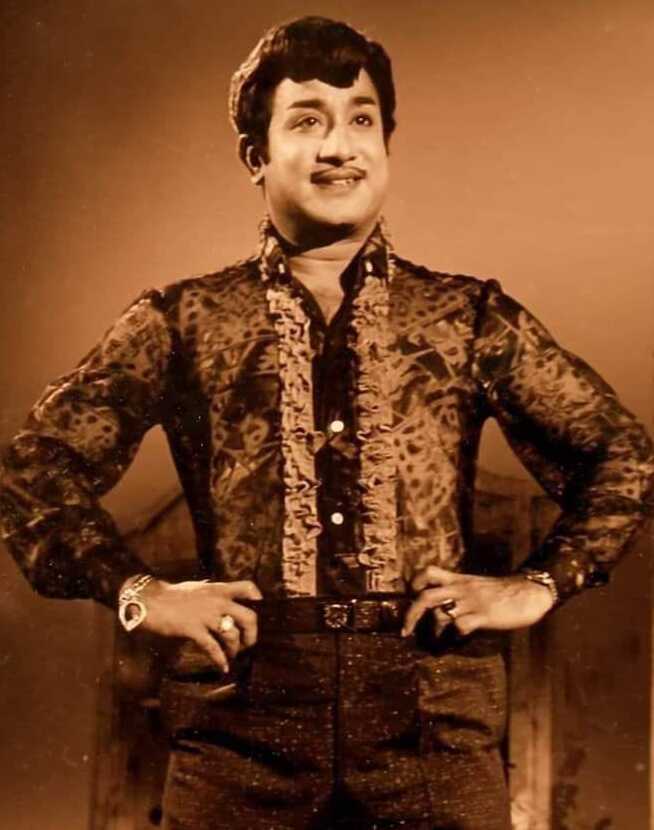 फैन्स के लिए भगवान था ये एक्टर, आरती की थाली लेकर फिल्म देखने जाती थीं लेडीज, रिकॉर्ड तोड़ होती थी कमाई