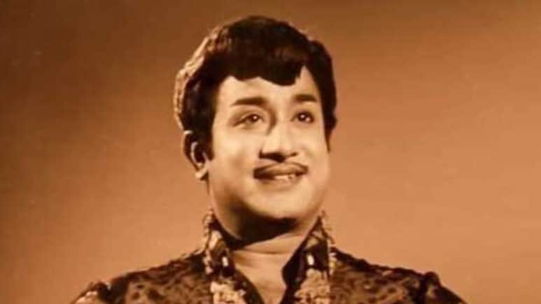 फैन्स के लिए भगवान था ये एक्टर, आरती की थाली लेकर फिल्म देखने जाती थीं लेडीज, रिकॉर्ड तोड़ होती थी कमाई