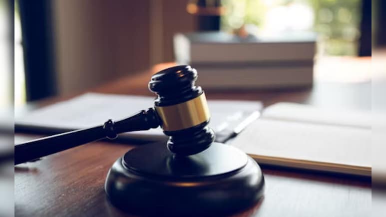 10 साल की बेटी से नशेड़ी पिता ने की हैवानियत, कोर्ट ने सुनाई आजीवन कारावास की सजा 10 साल की बेटी से नशेड़ी पिता ने की हैवानियत, कोर्ट ने सुनाई आजीवन कारावास की सजा