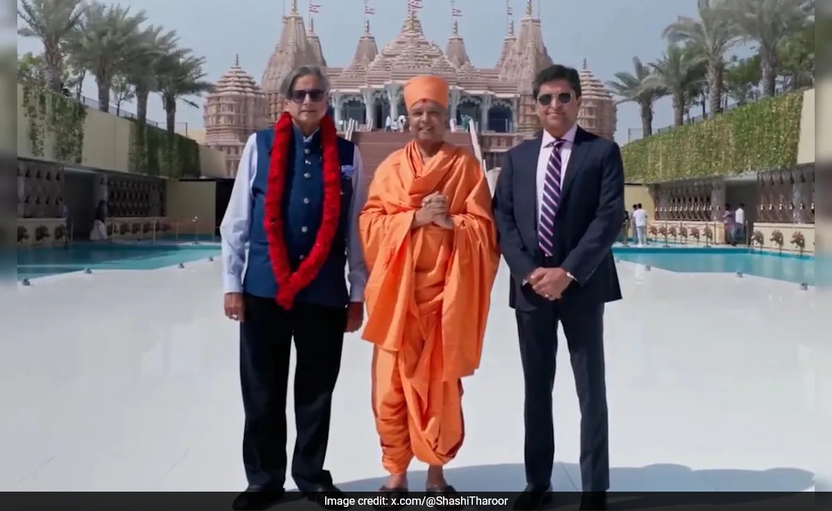 Shashi Tharoor Praises PM Modi For Facilitating Abu Dhabi's BAPS Mandir