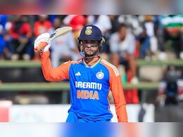 अभिषेक शर्मा का विस्फोट, जड़ा इतना तेज अर्धशतक कि बन गया रिकॉर्ड, AUS में बनाया गजब का रिकॉर्ड अभिषेक शर्मा का विस्फोट, जड़ा इतना तेज अर्धशतक कि बन गया रिकॉर्ड, AUS में बनाया गजब का रिकॉर्ड