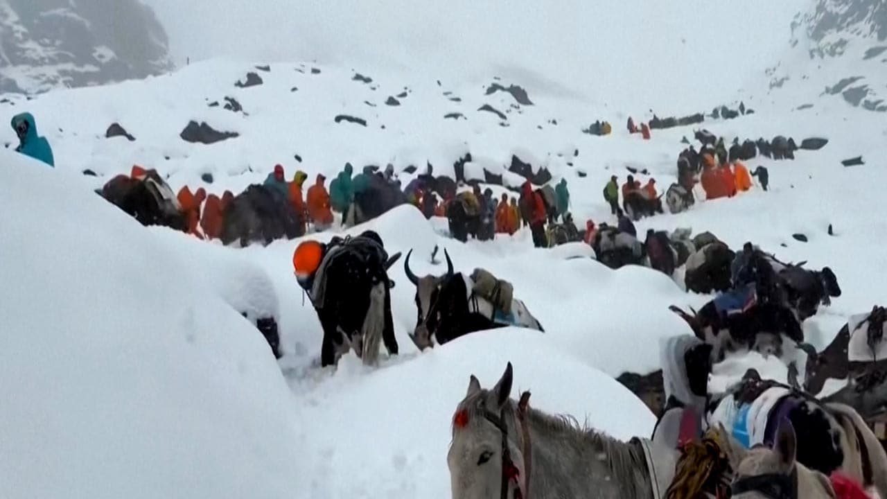 Blizzard Traps 1,000 Trekkers On Mount Everest, Over 350 Rescued
