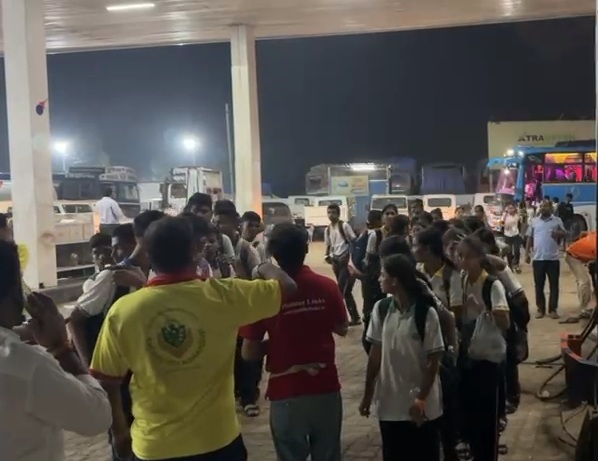 Massive Jam On Mumbai-Ahmedabad Highway, 500 Students Stuck For 12 Hours