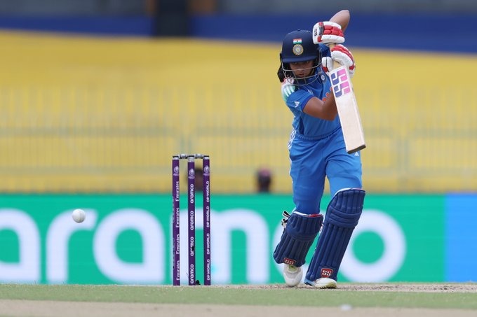 IND vs PAK Women WC 2025 Match Live Score: कप्तान हरमनप्रीत 19 रन बनाकर लौटी पवेलियन, भारत को लगा तीसरा झटका