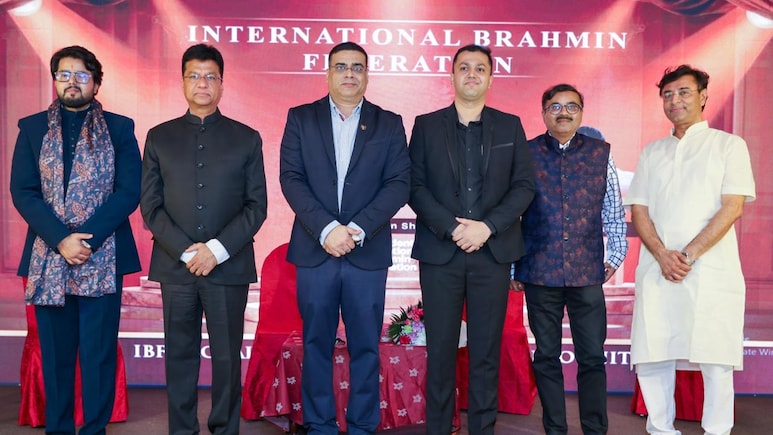 IBF ग्लोबल समिट 2025: दुबई में IBF की ऐतिहासिक एकजुटता, एक साथ आए 125 से अधिक दिग्गज IBF ग्लोबल समिट 2025: दुबई में IBF की ऐतिहासिक एकजुटता, एक साथ आए 125 से अधिक दिग्गज