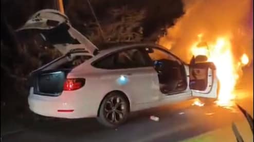 Rajasthan Car Fire: हाईवे पर दौड़ती BMW कार में लगी भीषण आग, बाल-बाल बची पूरे परिवार की जान