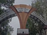 सूरत में हुआ 'मेडिकल मिरेकल': मृत घोषित होने के 15 मिनट बाद फिर धड़कने लगा मरीज का दिल, जानिए पूरा मामला सूरत में हुआ 'मेडिकल मिरेकल': मृत घोषित होने के 15 मिनट बाद फिर धड़कने लगा मरीज का दिल, जानिए पूरा मामला