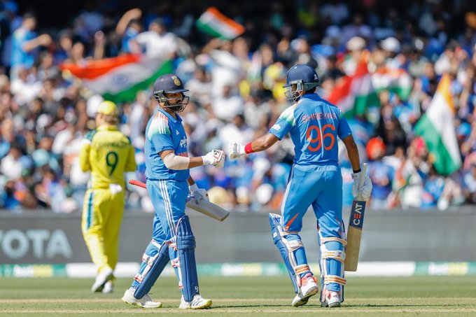 India vs Australia LIVE Score, 2nd ODI Match Today: रोहित के बाद अय्यर ने भी जमाया पचासा, दोनों के बीच हुई शतकीय साझेदारी