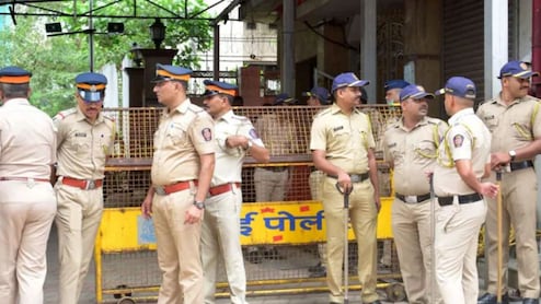 Mumbai Crime : नवी ओळख..3 पासपोर्ट अन् खोट्या पदव्या..BARC चा बोगस शास्त्रज्ञ कसा बनला 'अलेक्झांडर पामर', खळबळजनक माहिती समोर