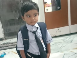 हृदयद्रावक! मोकाट कुत्र्यामुळे 3 वर्षांच्या चिमुकल्याचा मृत्यू, पालकांसमोरच मुलाने सोडला जीव हृदयद्रावक! मोकाट कुत्र्यामुळे 3 वर्षांच्या चिमुकल्याचा मृत्यू, पालकांसमोरच मुलाने सोडला जीव