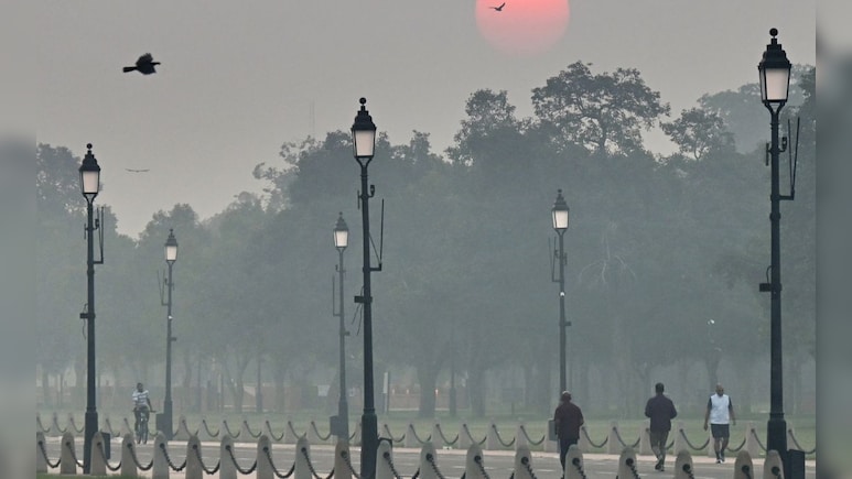 Delhi's Air Quality Shows Slight Improvement But Still In 'Poor' Category Delhi's Air Quality Shows Slight Improvement But Still In 'Poor' Category