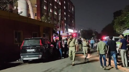 जयपुर के सवाई मान सिंह अस्पताल के ट्रॉमा सेंटर में लगी आग, 6 लोगों की मौत