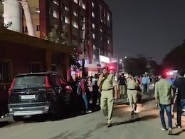 जयपुर के सवाई मान सिंह अस्पताल के ट्रॉमा सेंटर में लगी आग, 6 लोगों की मौत जयपुर के सवाई मान सिंह अस्पताल के ट्रॉमा सेंटर में लगी आग, 6 लोगों की मौत