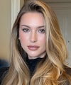 Meet Steve Jobs' Daughter Who Is Winning The Internet With Her Chic Look